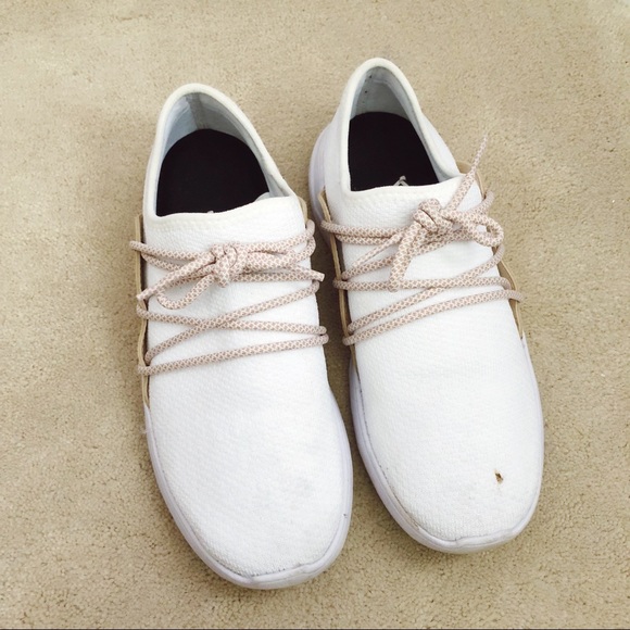 women's cityscape vessi